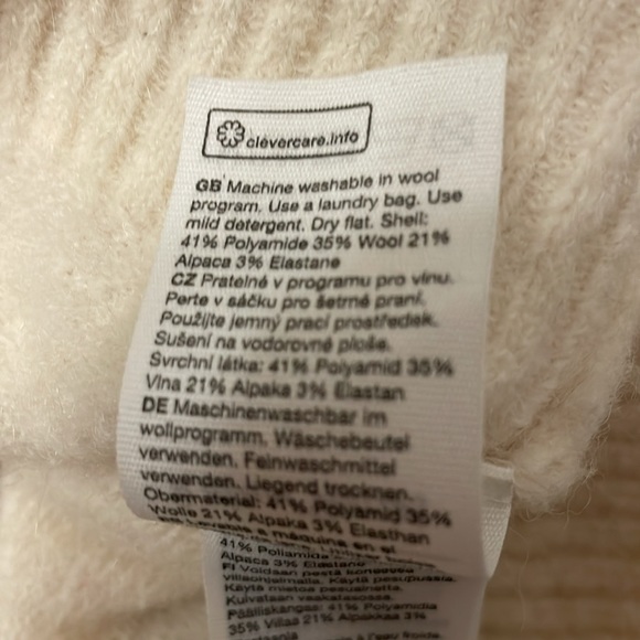 Stockholm Atelier & Other Stories Wool and Alpaca blend cream sweater - Picture 9 of 9